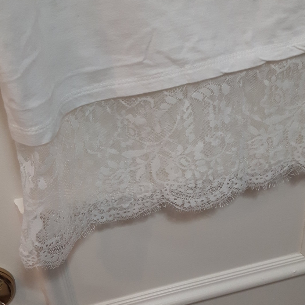 🛍️ White t shirt with lace underlay - Picture 5 of 5